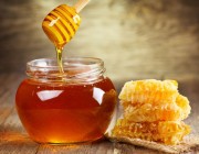 “النمر”: العسل أسرع من التمر في رفع السكر.. وكلاهما أبطأ من “الأبيض”
