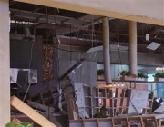 سقوط سقف مطعم في مجمع تجاري بالكويت وإصابة شخص (فيديو)