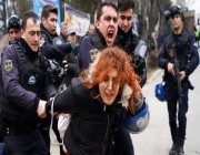 اعتقال عشرات المتظاهرات خلال تجمع مناهض للعنف ضد المرأة في تركيا