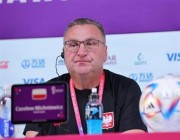 مدرب بولندا: مواجهة الأرجنتين ليست مباراة بين ليفاندوفسكي وميسي