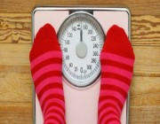 أحدهما عاطفي.. 3 أسباب وراء زيادة وزنك في الشتاء