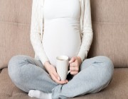 استهلاك الكافيين خلال الحمل يؤثر على طول قامة الطفل