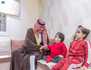 الأمير فيصل بن خالد بن سلطان يوجِّه باستكمال علاج شقيقين وتقديم الرعاية الصحية لهما