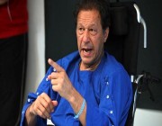 رئيس الوزراء الباكستاني السابق عمران خان يغادر المستشفى