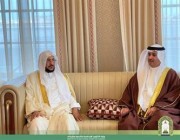 وزير الشؤون الإسلامية يصل البحرين ويلتقي نائب رئيس الوزراء