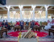 صورة تجمع ولي العهد مع الرئيس الصيني خلال مأدبة عشاء بقصر العوجا في الرياض
