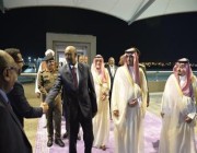رئيس مجلس السيادة السوداني يصل جدة لأداء مناسك العمرة