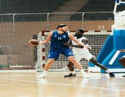 الأهلي يهزم الهلال (76-72) في قمة كرة السلة