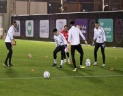 مران الشباب: تدريبات الضغط على حامل الكرة.. وإنهاء الهجمات