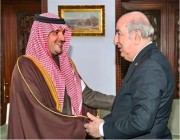 الرئيس الجزائري يستقبل سمو الأمير عبدالعزيز بن سعود بن نايف