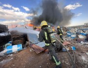 “مدني الرياض” يخمد حريقاً في موقع تخزين أخشاب