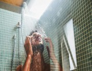 أطباء أوروبيون يدعون لتقليل الاستحمام.. ما السبب؟