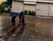 أمانة العاصمة المقدسة تباشر عملها وتعالج الآثار الناتجة عن هطول الأمطار