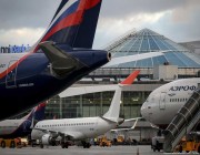 إلغاء وتأجيل عشرات الرحلات في مطارات موسكو