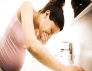 استشاري أمراض باطنية يوضح 3 طرق لعلاج غثيان الحمل