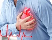 ما هي أعراض جلطة القلب الحادة؟.. استشاري يوضح (فيديو)