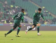 “النابت” يفوز بجائزة أفضل لاعب في مباراة الأخضر واليمن