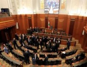 بعد فشل 11 محاولة لانتخاب رئيس.. نائبان لبنانيان يعتصمان في البرلمان