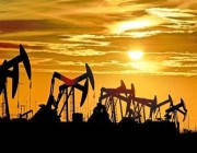 النفط يصعد بدعم من بيانات اقتصادية أمريكية قوية