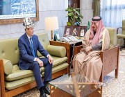 أمير منطقة الرياض يستقبل سفير جمهورية القرغيزية لدى المملكة