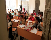 اليمن يدعو اليونيسيف للتحقيق بنهب الحوثي مستحقات المعلمين