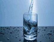 شرب الماء والشيخوخة.. دراسة تكشف الرابط