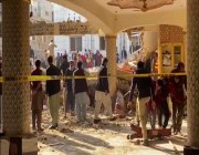 اعتقال 23 مشتبهاً بتفجير مسجد في باكستان بينهم عناصر من الشرطة