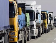 شوارع الرياض تغص بالشاحنات وقت المنع