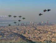 الصقور السعودية يقدم عروضاً جوية في سماء الكويت احتفالاً بيومها الوطني