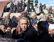 أردوغان يقر بوجود “ثغرات” في الاستجابة للزلزال