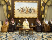 أميرِ مكة يستقبلُ رئيسَ مجلس إدارة وأعضاء ولاعبي نادي الاتحاد