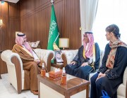 الأمير عبدالعزيز بن سعد يطلع على أهداف اتفاقية القطاع الصحي بمنطقة حائل