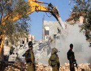 قوات الاحتلال تهدم منزلاً في القدس المحتلة