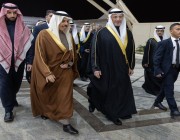 وزير الخارجية يصل إلى دولة الكويت