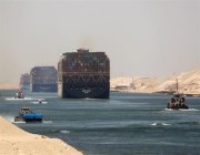 جنوح سفينة حاويات في قناة السويس