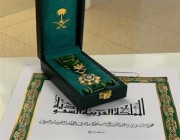 منح 100 متبرع ومتبرعة بالأعضاء وسام الملك عبد العزيز من الدرجة الثالثة