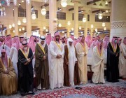 ولي العهد يؤدي صلاة الميت على الأميرة الجوهرة بنت عبدالعزيز آل سعود – رحمها الله –