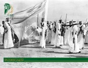 عمرها 70 عاماً.. صورة تاريخية للملكين سلمان وفهد بجوار العلم السعودي