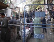 الشرطة تفشل في توقيف عمران خان بعد صدامات مع مناصريه