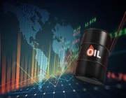 النفط ينخفض بعد زيادة غير متوقعة في مخزونات الخام الأمريكية