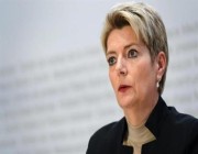 وزيرة المالية السويسرية تبرر عدم تصفية “كريدي سويس”: تسبب أضراراً كبيرة