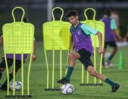 الأخضر تحت15 يجري تدريباته في معسكر الرياض