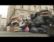 أكياس القمامة تملأ شوارع باريس بسبب إضـراب العمال