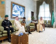 أمير الرياض يستقبل رئيس وأعضاء اللجنة الأمنية بالمنطقة