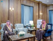الأمير فيصل بن خالد بن سلطان يستقبل أمين منطقة الحدود الشمالية المعين حديثاً