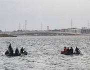سعودي ينقذ ثلاثة أشخاص من الغرق بعدما تحطم قاربهم في البحر (شاهد تفاصيل القصة)