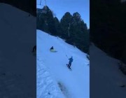 متزلج يتعثر ويفسد مسيرة متزلجين في جبال بالنمسا