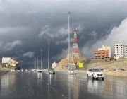الأرصاد: أمطار على مكة ورياح نشطة وتدنٍ في الرؤية بعدة مناطق