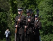 لاتفيا تعيد فرض الخدمة العسكرية الإلزامية