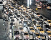مواطنون: سلوك قائدي المركبات سبب الازدحام المروري في الرياض بعد الإفطار